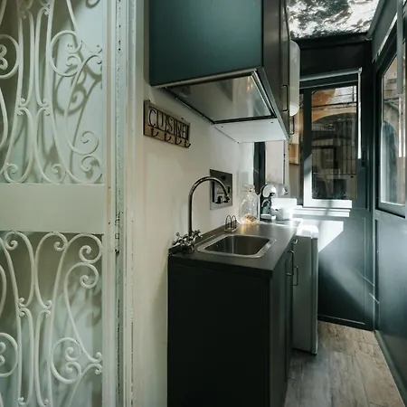 La Casa Di Romeo Al Vomero 나폴리